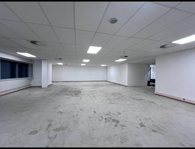1,259M² OFFICE TO LET IN FORESHORE